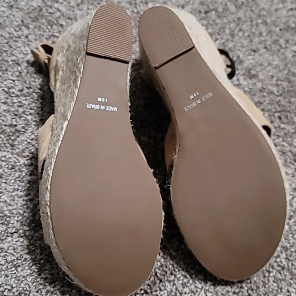 Matisse Tan Ankle-Stap Wedge Sandles/Heels Women's 10M. NWOT‎ Condition.